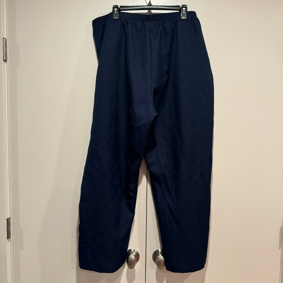 5/25 Women’s Plus Size Alfred Dunner Straight Leg Pants in Navy Blue - Picture 3 of 3
